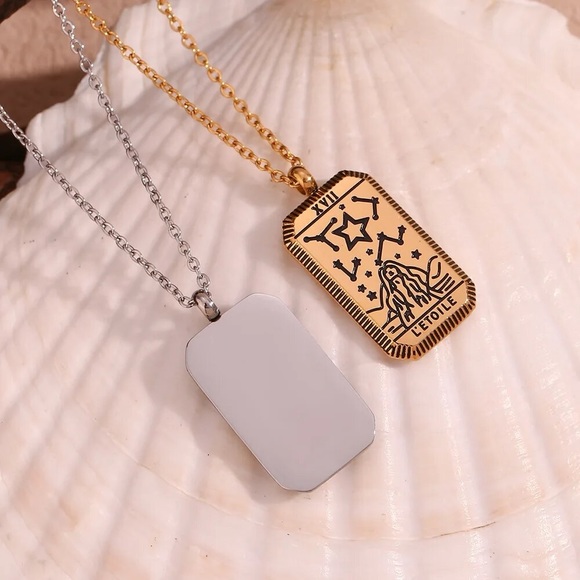 French L’Etoile / The Star Dainty Tarot Card Necklace | Gold/Silver Jewelry - Picture 4 of 4
